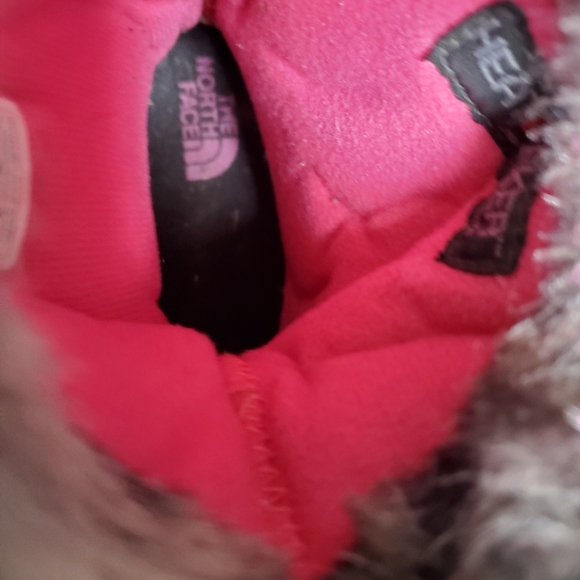 The North Face boots. - Picture 7 of 12